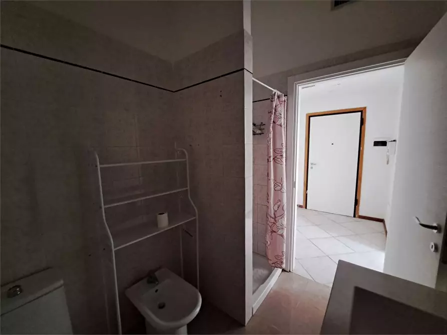 Immagine 17 di Appartamento in vendita  in via dei Mulini a Livorno
