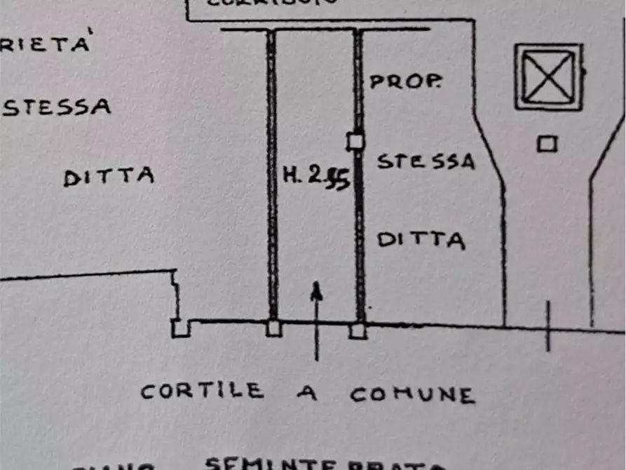 Immagine 10 di Garage in vendita  in via beppe orlandi  3 a Livorno