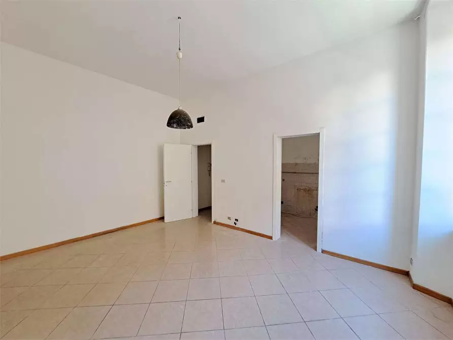 Immagine 5 di Appartamento in vendita  in via dei Mulini a Livorno