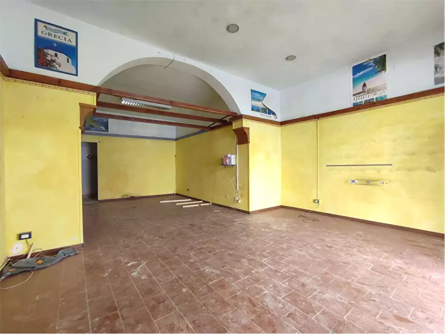 Immagine 7 di Negozio in vendita  in via Goldoni 11 a Livorno