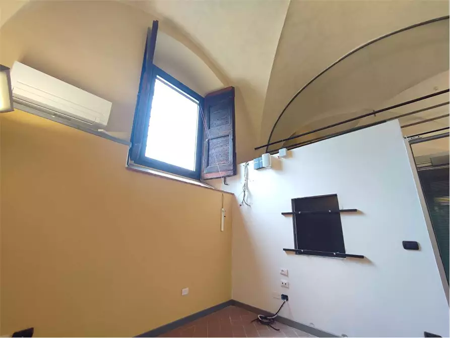 Immagine 11 di Ufficio in affitto  in SCALI DELLE PIETRE a Livorno