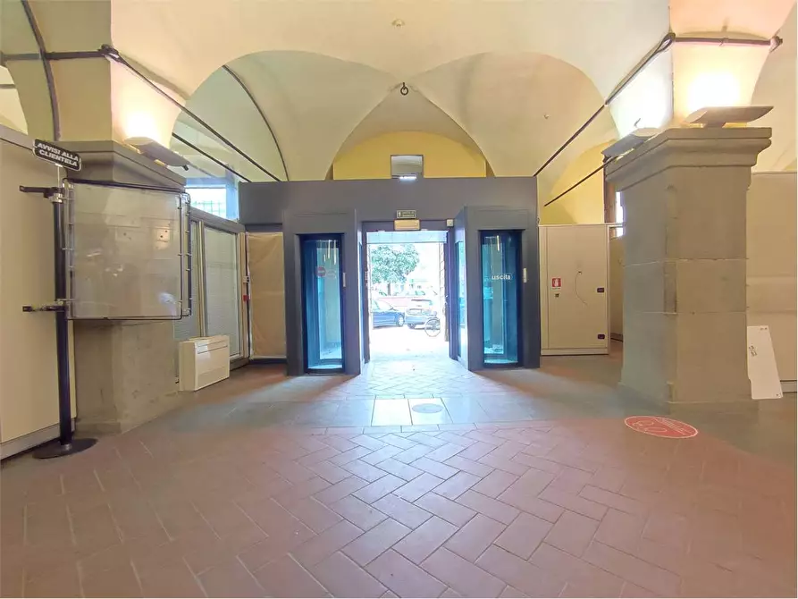 Immagine 12 di Ufficio in affitto  in SCALI DELLE PIETRE a Livorno