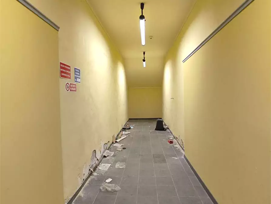 Immagine 19 di Ufficio in affitto  in SCALI DELLE PIETRE a Livorno