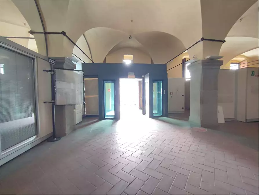 Immagine 28 di Ufficio in affitto  in SCALI DELLE PIETRE a Livorno