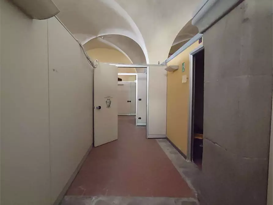 Immagine 29 di Ufficio in affitto  in SCALI DELLE PIETRE a Livorno