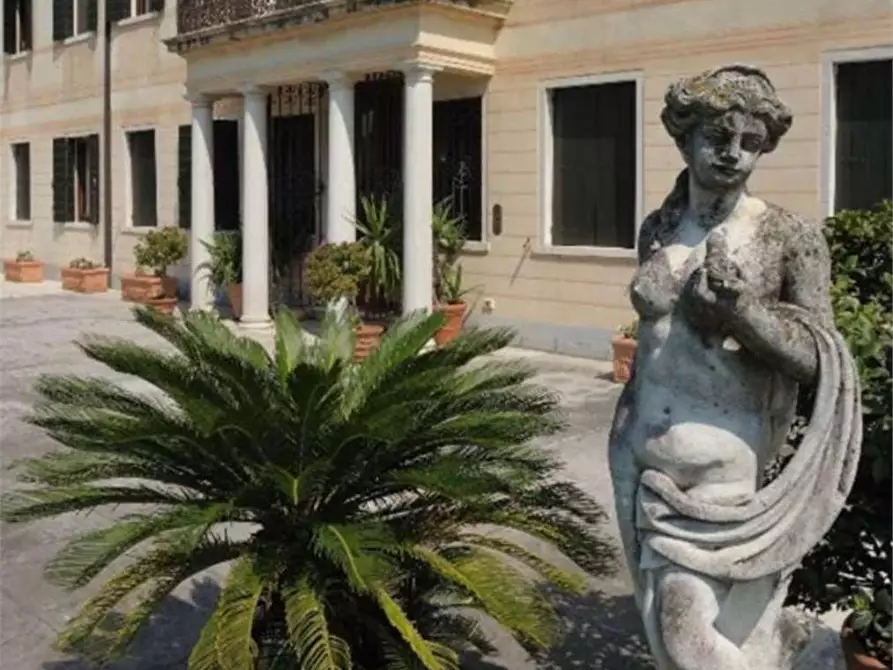 Immagine 24 di Attico in vendita  in Strada Terraglio a Treviso