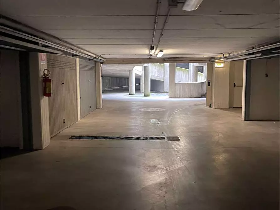 Immagine 19 di Ufficio in affitto  in Via Guglielmo Marconi  133 a Desenzano Del Garda