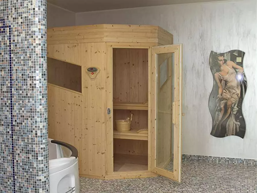 Immagine 5 di Villa in vendita  in Via Chiodi a Sirmione