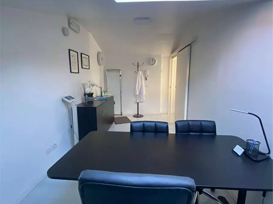 Immagine 2 di Ufficio in affitto  in Via Guglielmo Marconi a Desenzano Del Garda