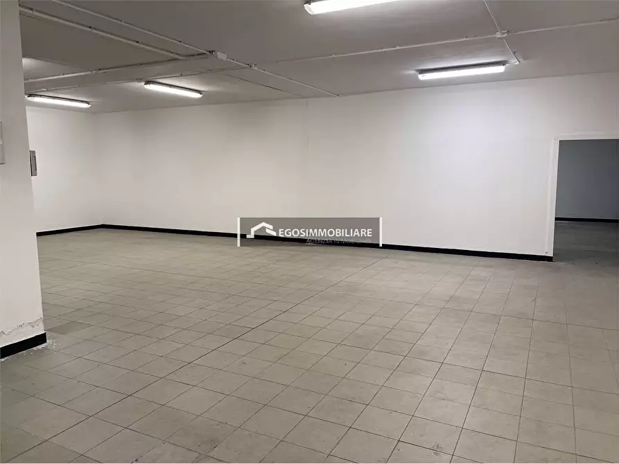 Immagine 4 di Capannone industriale in vendita  a Desenzano Del Garda