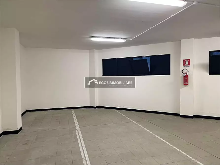 Immagine 11 di Capannone industriale in vendita  a Desenzano Del Garda