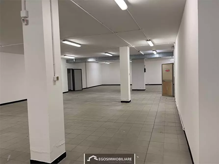 Immagine 12 di Capannone industriale in vendita  a Desenzano Del Garda