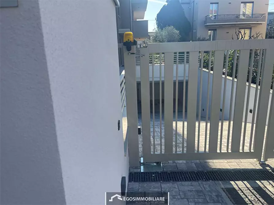 Immagine 6 di Appartamento in vendita  in Via Sirmione 21 a Desenzano Del Garda