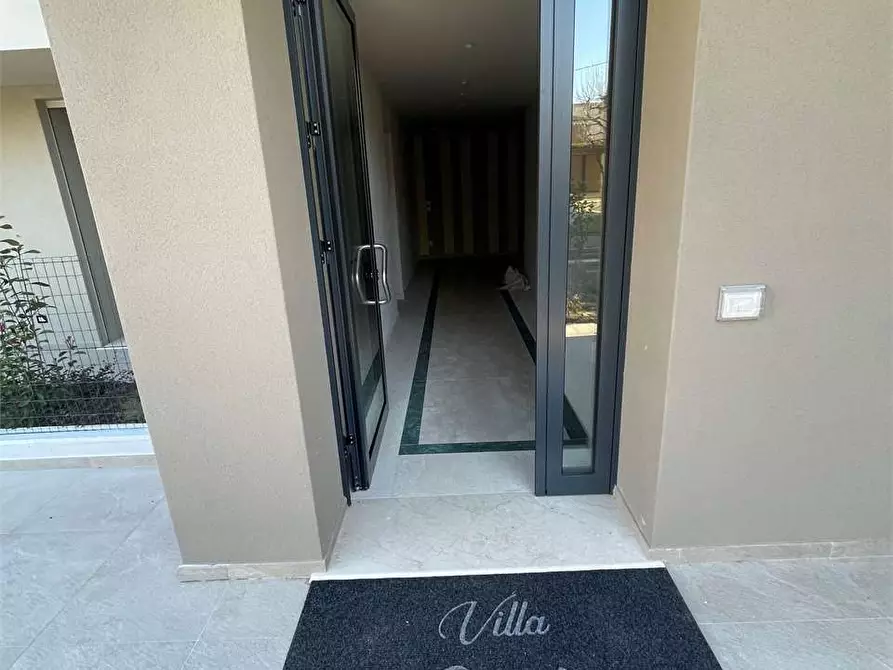 Immagine 8 di Appartamento in vendita  in Via Sirmione 21 a Desenzano Del Garda