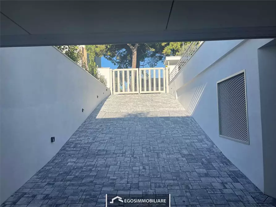 Immagine 19 di Appartamento in vendita  in Via Sirmione 21 a Desenzano Del Garda