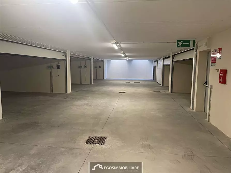 Immagine 20 di Appartamento in vendita  in Via Sirmione 21 a Desenzano Del Garda