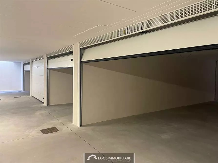 Immagine 21 di Appartamento in vendita  in Via Sirmione 21 a Desenzano Del Garda