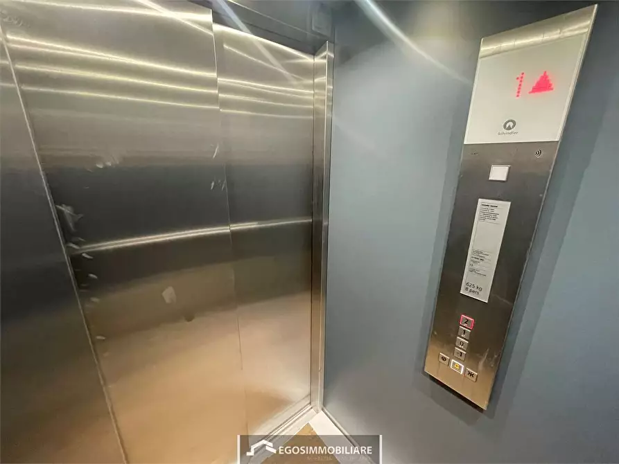 Immagine 24 di Appartamento in vendita  in Via Sirmione 21 a Desenzano Del Garda