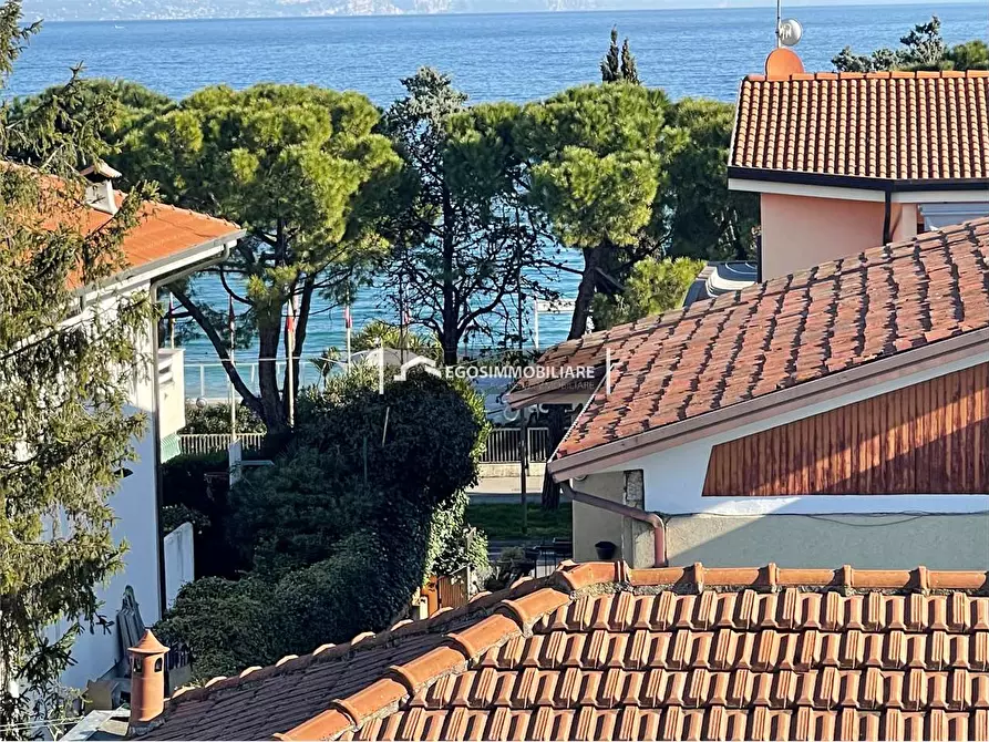 Immagine 32 di Appartamento in vendita  in Via Sirmione 21 a Desenzano Del Garda