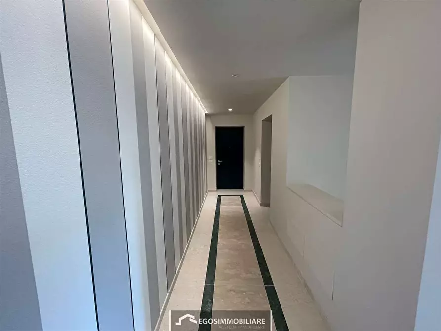 Immagine 22 di Attico in vendita  in Via Sirmione 21 a Desenzano Del Garda