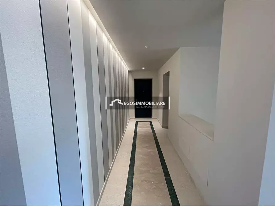 Immagine 22 di Attico in vendita  in Via Sirmione 21 a Desenzano Del Garda