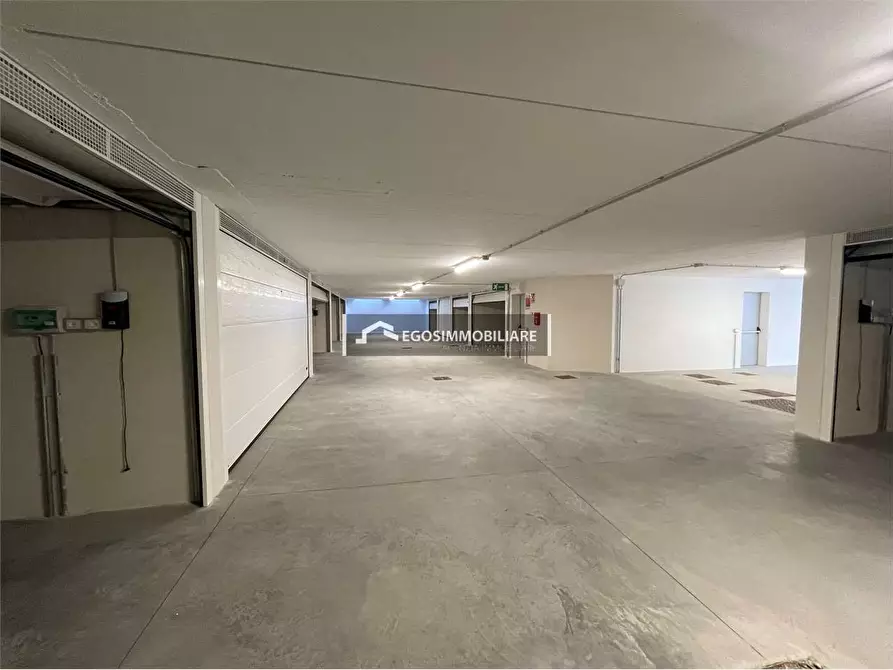 Immagine 24 di Attico in vendita  in Via Sirmione 21 a Desenzano Del Garda