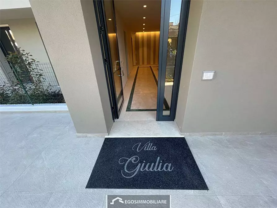 Immagine 31 di Attico in vendita  in Via Sirmione 21 a Desenzano Del Garda