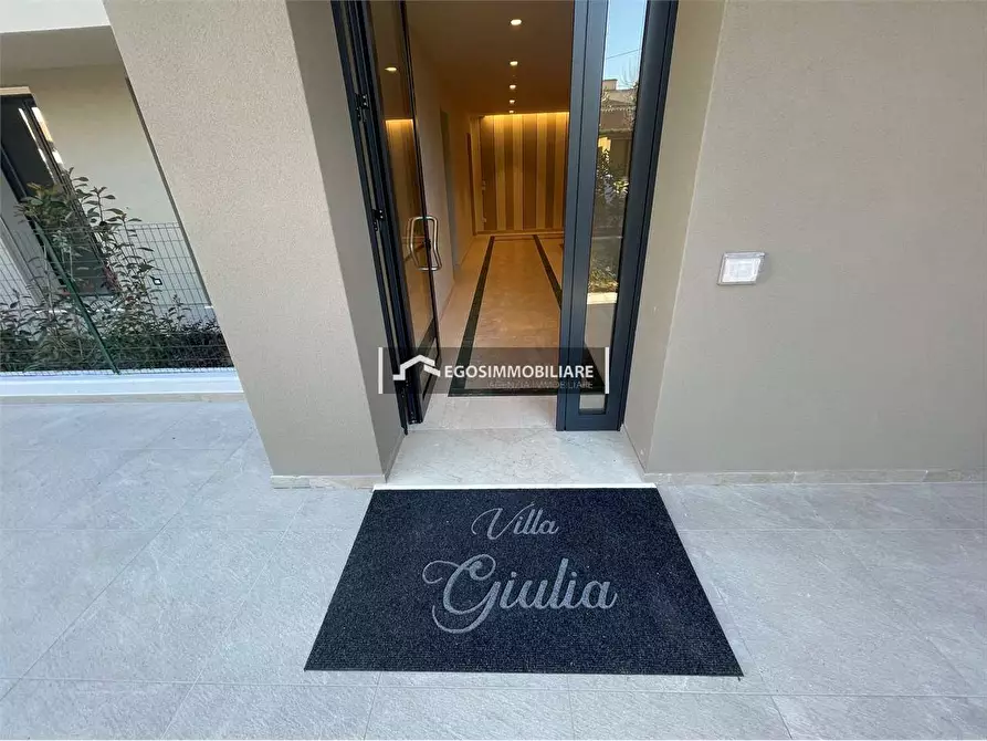 Immagine 31 di Attico in vendita  in Via Sirmione 21 a Desenzano Del Garda