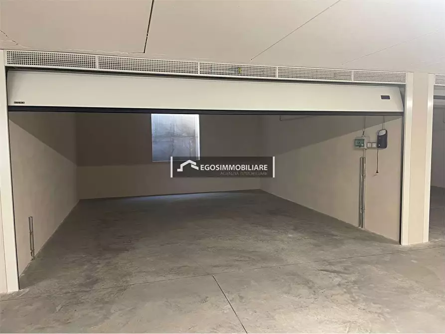 Immagine 42 di Attico in vendita  in Via Sirmione 21 a Desenzano Del Garda