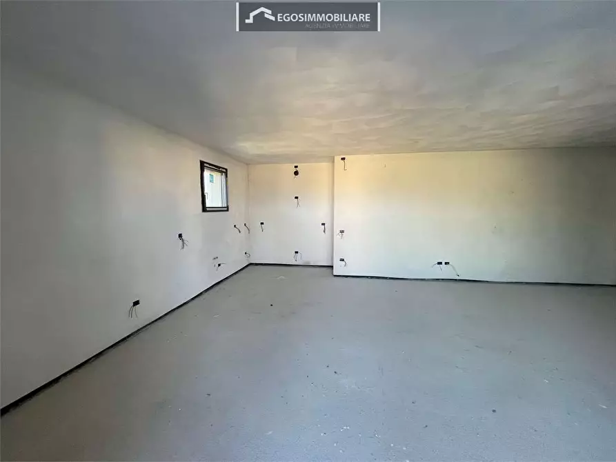 Immagine 9 di Trilocale in vendita  in Via Sirmione 21 a Desenzano Del Garda