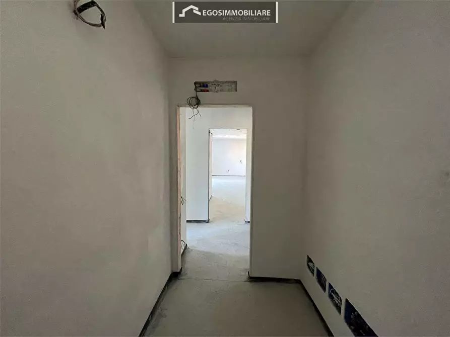 Immagine 10 di Trilocale in vendita  in Via Sirmione 21 a Desenzano Del Garda