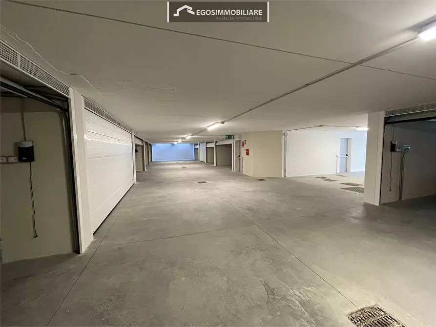 Immagine 12 di Trilocale in vendita  in Via Sirmione 21 a Desenzano Del Garda