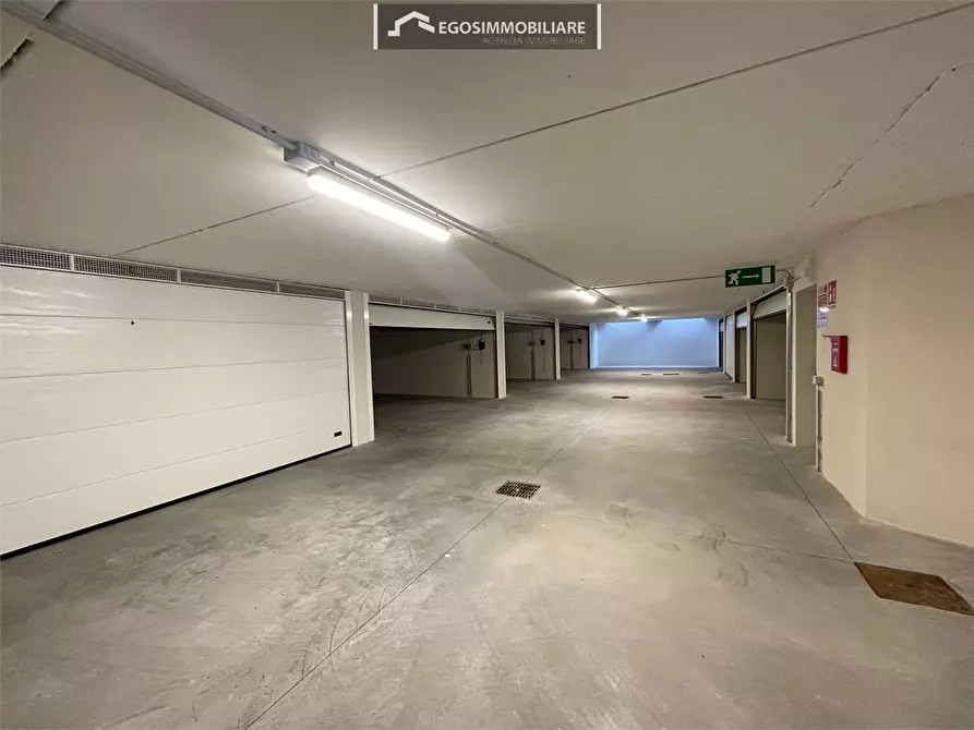 Immagine 13 di Trilocale in vendita  in Via Sirmione 21 a Desenzano Del Garda