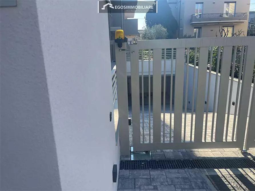 Immagine 14 di Trilocale in vendita  in Via Sirmione 21 a Desenzano Del Garda