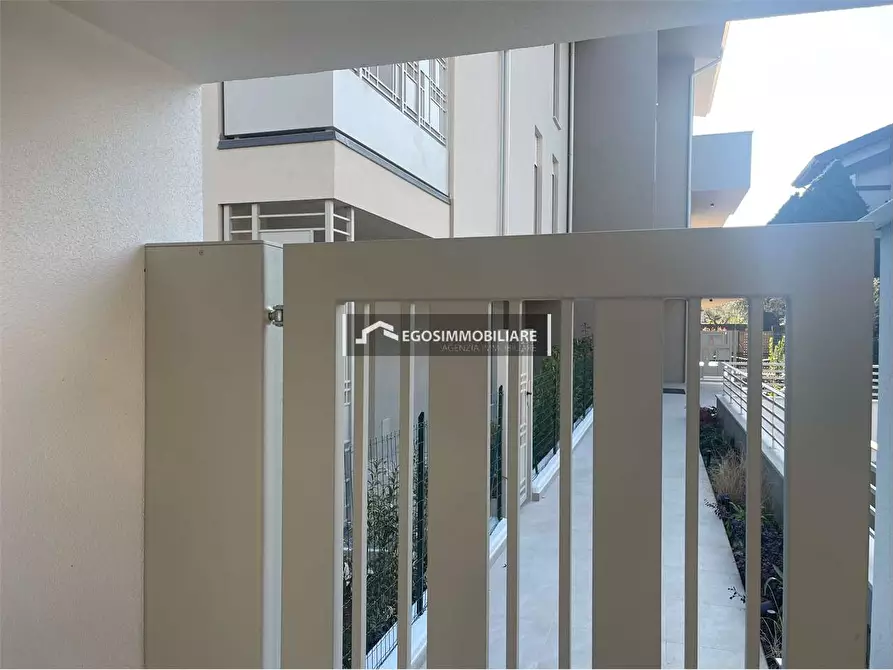 Immagine 15 di Trilocale in vendita  in Via Sirmione 21 a Desenzano Del Garda