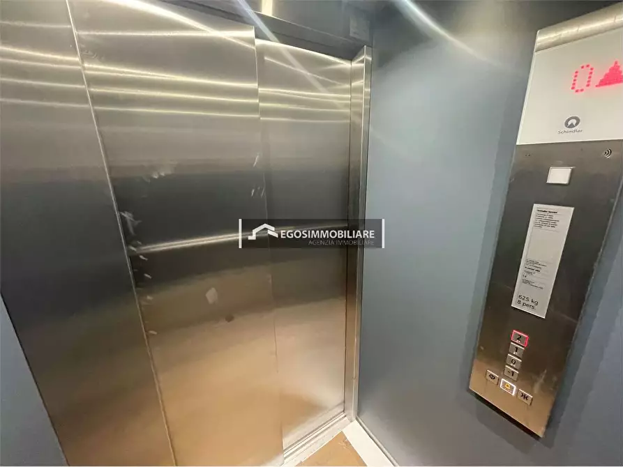 Immagine 27 di Trilocale in vendita  in Via Sirmione 21 a Desenzano Del Garda