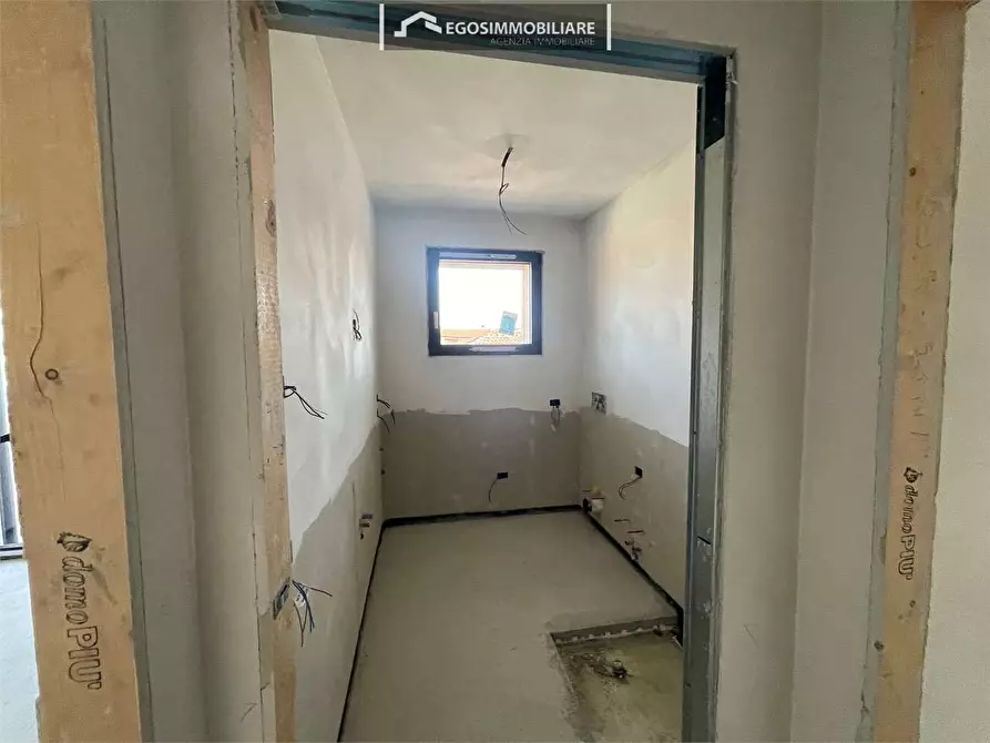 Immagine 30 di Trilocale in vendita  in Via Sirmione 21 a Desenzano Del Garda