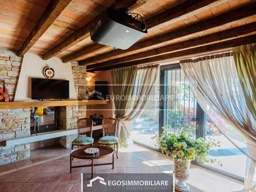Immagine 5 di Villa in vendita  a Padenghe Sul Garda