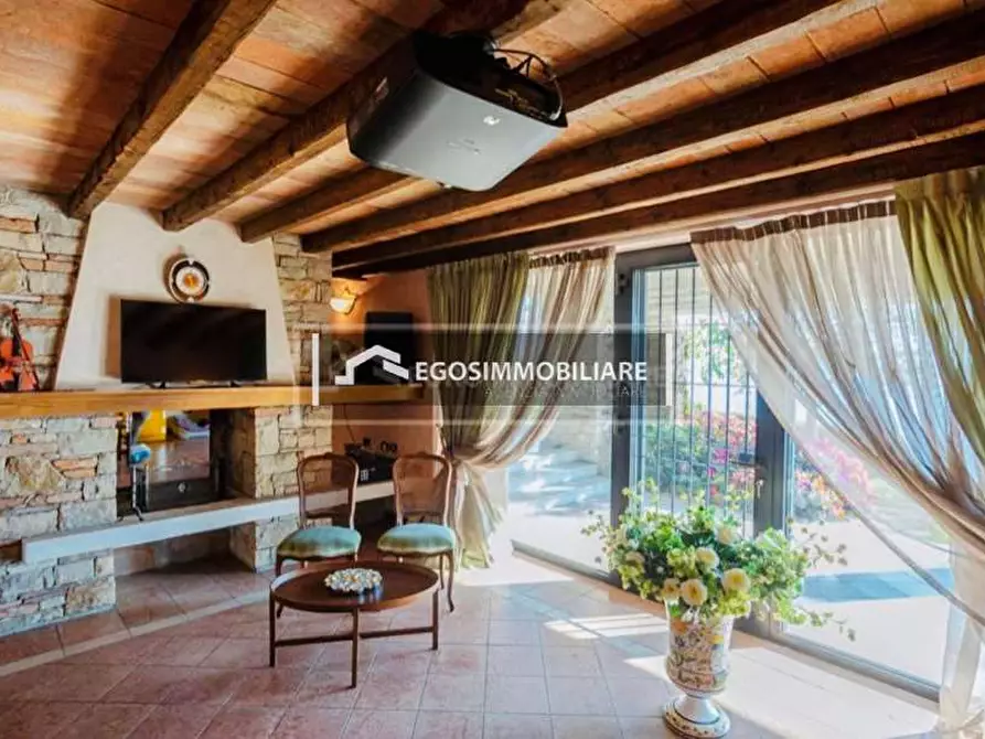 Immagine 5 di Villa in vendita  a Padenghe Sul Garda