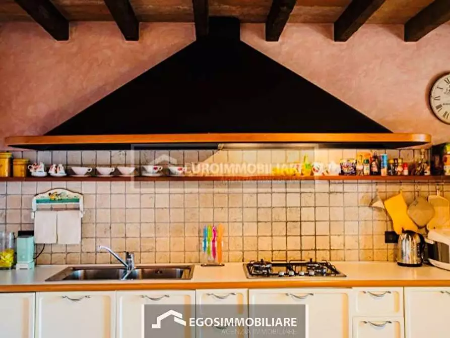 Immagine 9 di Villa in vendita  a Padenghe Sul Garda