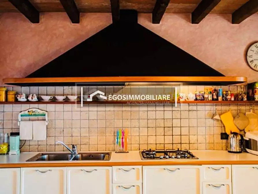 Immagine 9 di Villa in vendita  a Padenghe Sul Garda