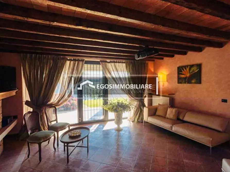 Immagine 10 di Villa in vendita  a Padenghe Sul Garda