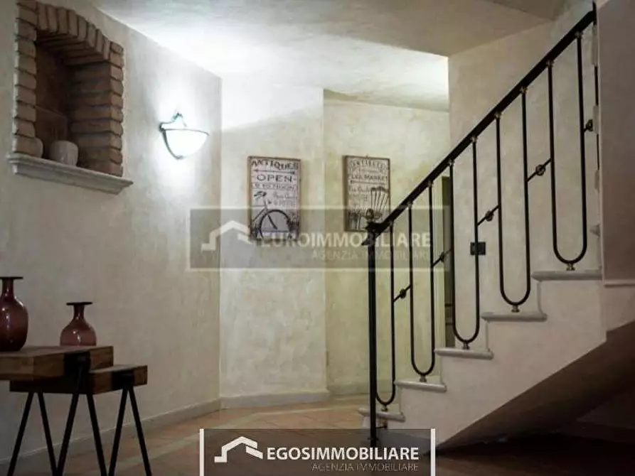 Immagine 11 di Villa in vendita  a Padenghe Sul Garda