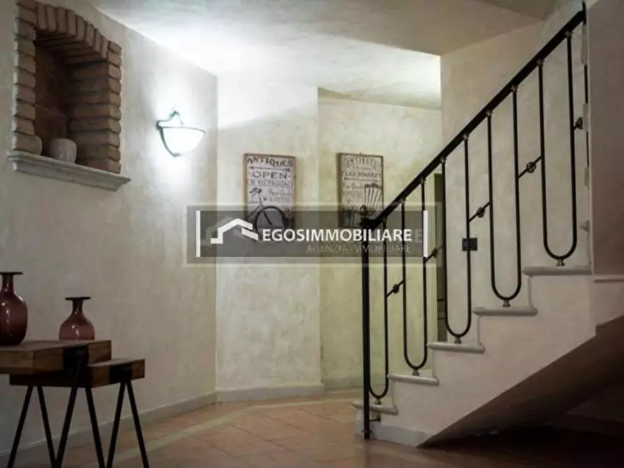 Immagine 11 di Villa in vendita  a Padenghe Sul Garda