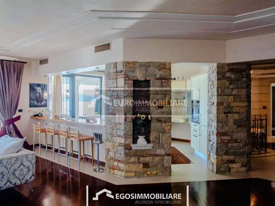 Immagine 14 di Villa in vendita  a Padenghe Sul Garda