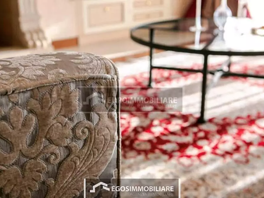 Immagine 15 di Villa in vendita  a Padenghe Sul Garda