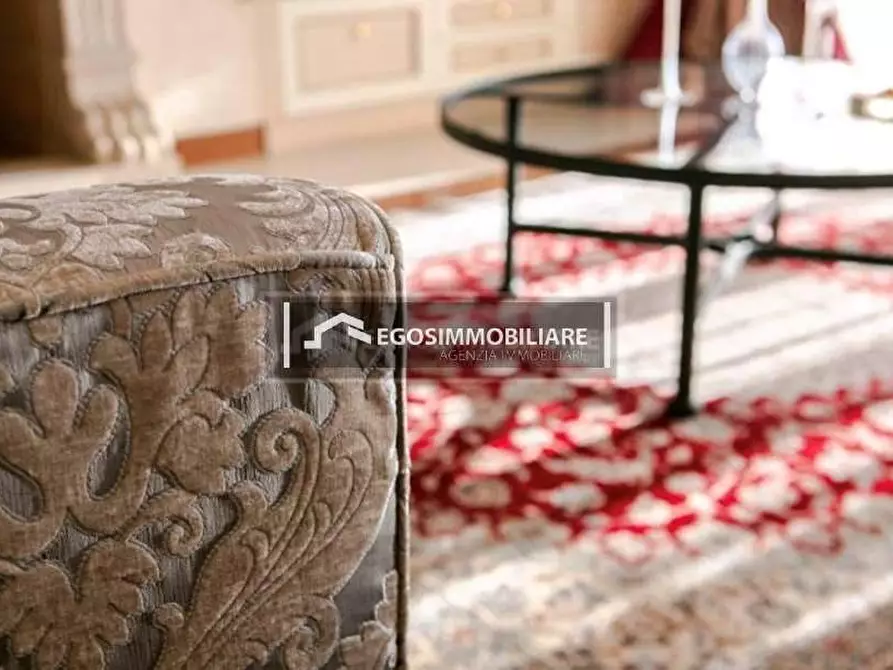 Immagine 15 di Villa in vendita  a Padenghe Sul Garda