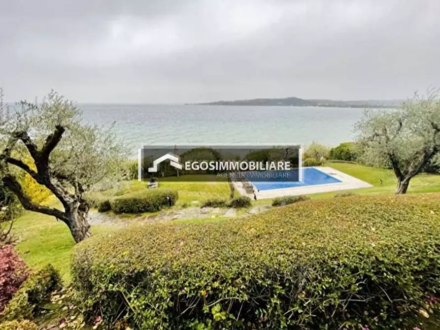 Immagine 21 di Villa in vendita  a Padenghe Sul Garda