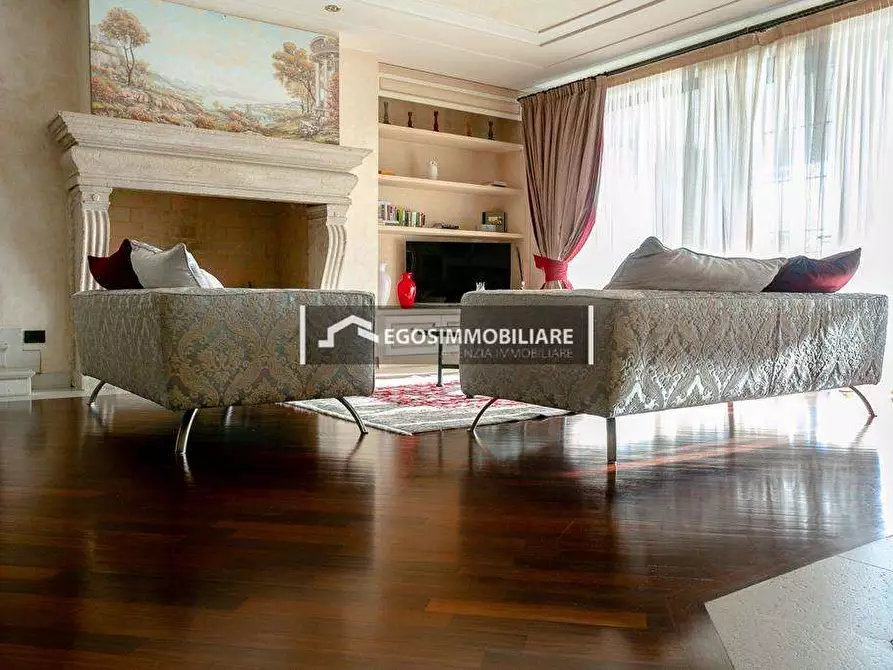 Immagine 22 di Villa in vendita  a Padenghe Sul Garda