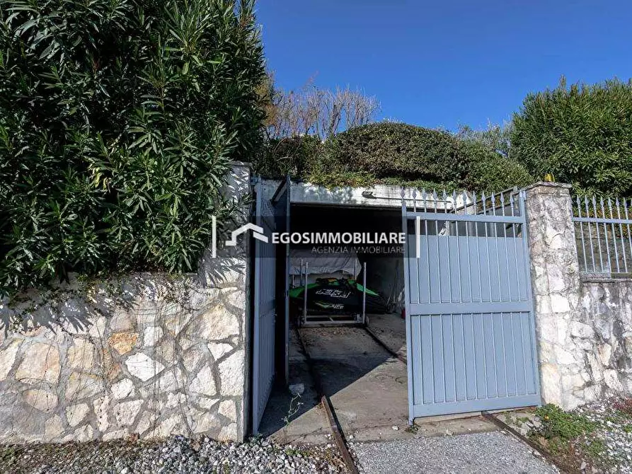 Immagine 31 di Villa in vendita  a Padenghe Sul Garda